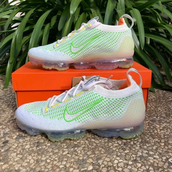 Nike Air Vapormax 2021 Flyknit - Picture 1 of 6
